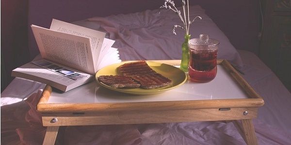 breakfast bed