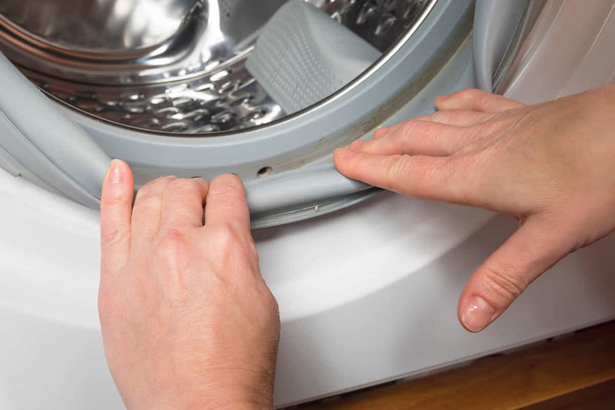 Come pulire a fondo la lavatrice con aceto e bicarbonato - wellme